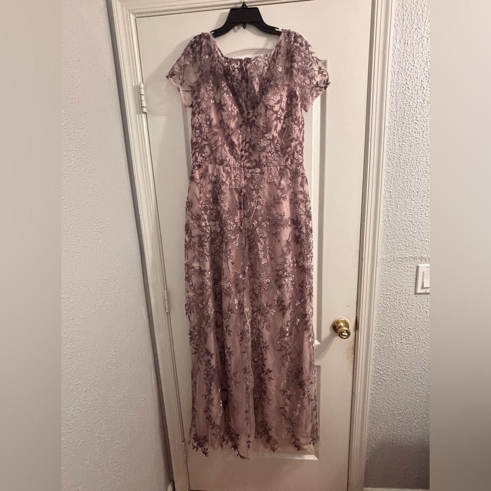 La Femme Floral Beaded Evening Dress With Sheer Cap Sleeves, So Beautiful - Picture 7 of 12